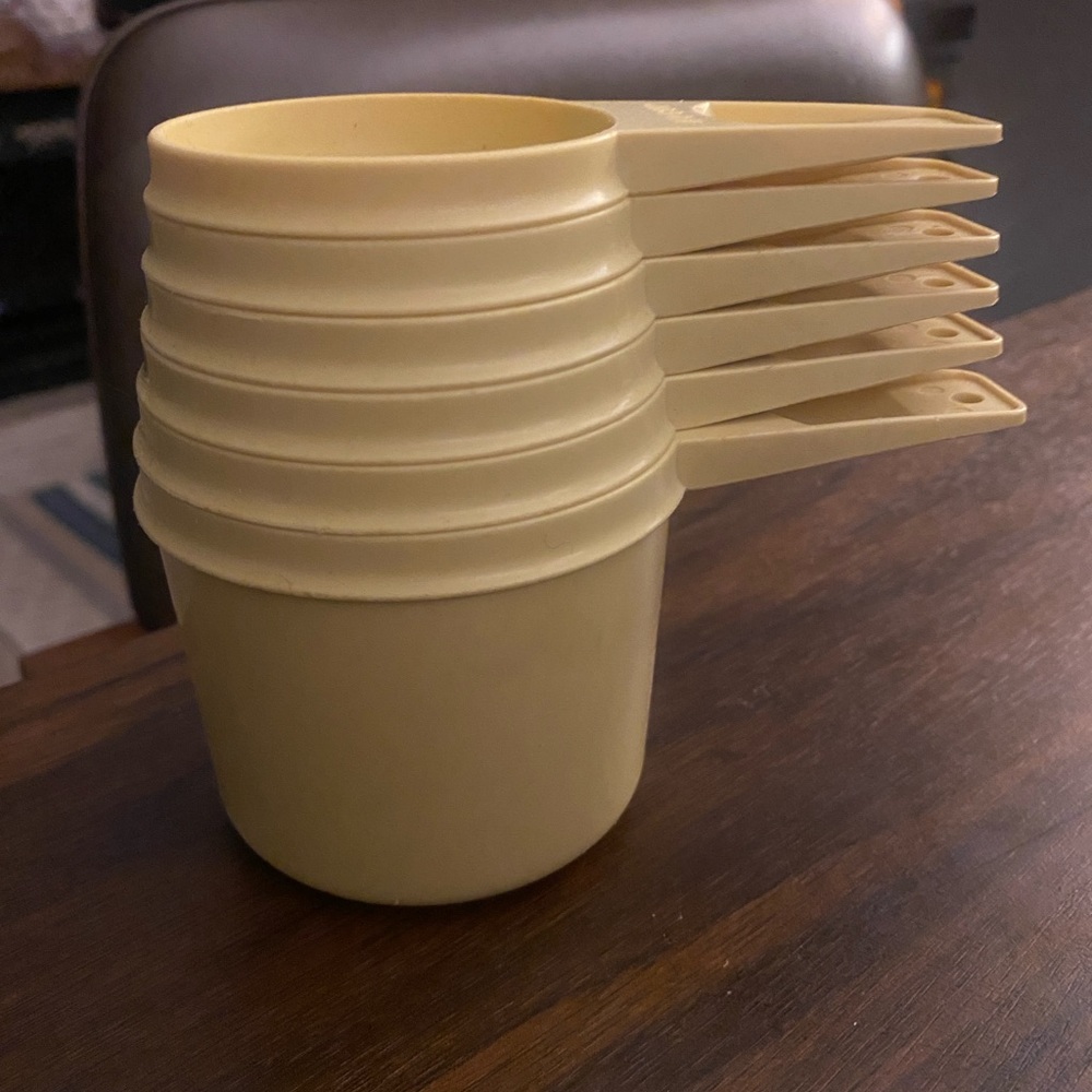 Yellow Measuring Cups Set